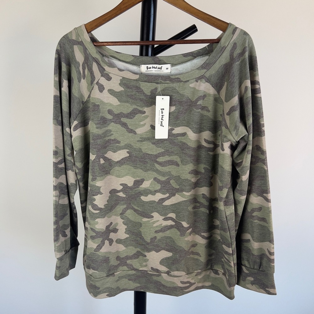 NWT Three Bird Nest Womens Camo Off Shoulder Sweatshirt Green Medium RT8066A